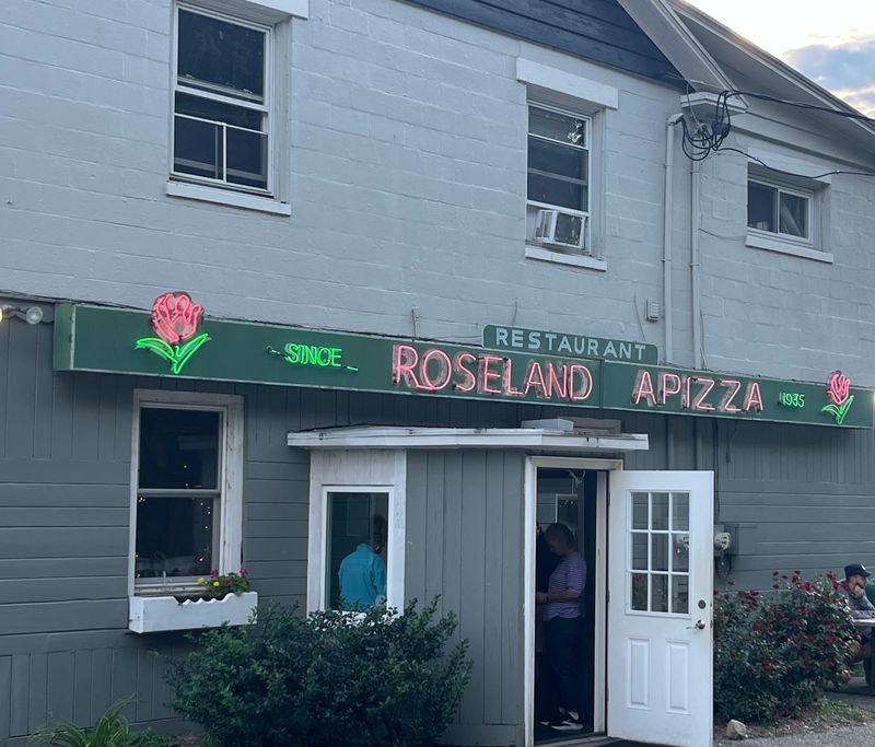 Roseland Apizza - Derby, Connecticut