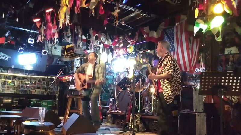 Hours, Crowds, And Timing Tips