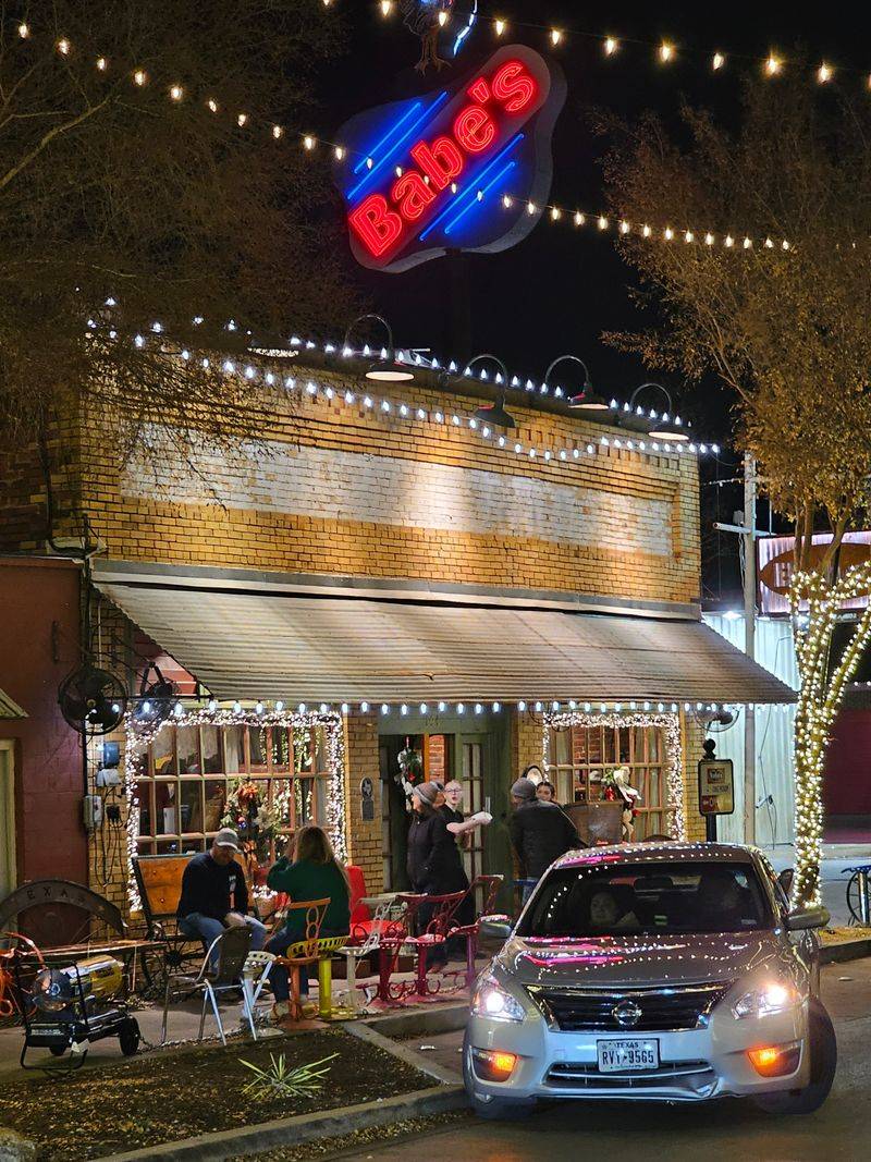 Rustic Atmosphere On Oak Street
