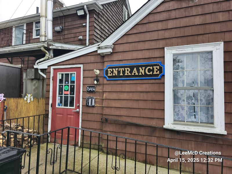 Becky's BBQ - Middletown, Rhode Island