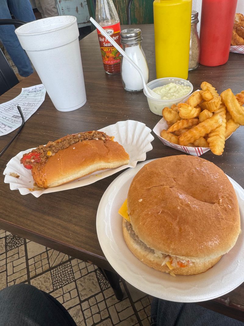 This Georgia Drive-In Serves Chili Dogs Locals Swear Taste Exactly Like They Remember From Childhood 20 Dine-In Or To-Go Strategy