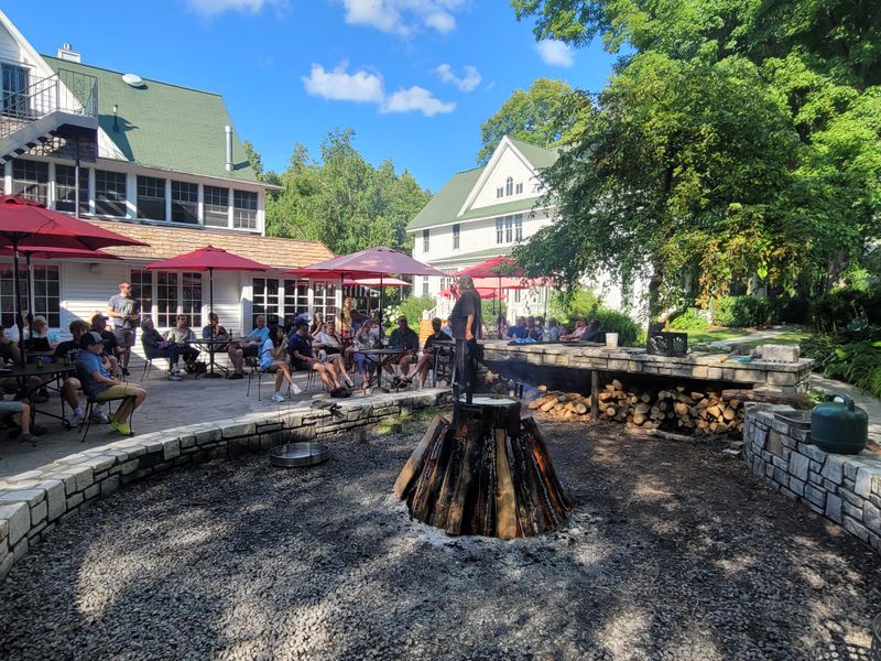 Live Folk Music Evenings