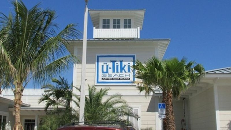 12 Florida Holiday Seafood Stops Where Locals Make Their Christmas Reservations Early 14 U-Tiki Beach at Jupiter Inlet Marina - Jupiter, Florida