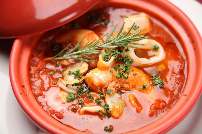 From Fresh Italian Classics to Indulgent Desserts – The Ultimate Comfort-Food Feast You’ll Want to Try Tonight 7 Mediterranean Tomato Seafood Stew