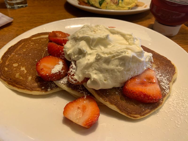 This Minnesota Pancake House Flips Cakes Bigger Than The Plate 14 Kid Friendly Wins