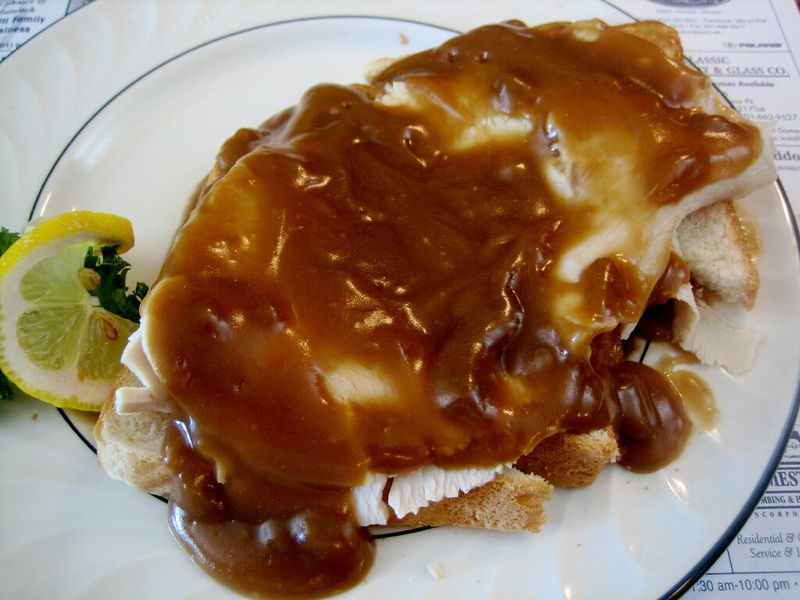 Hot turkey sandwich with gravy