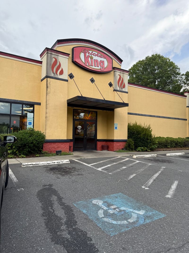 This North Carolina Fried Chicken Shack Serves Plates Locals Call “Sunday-Level Good” 20 Location and Easy Access