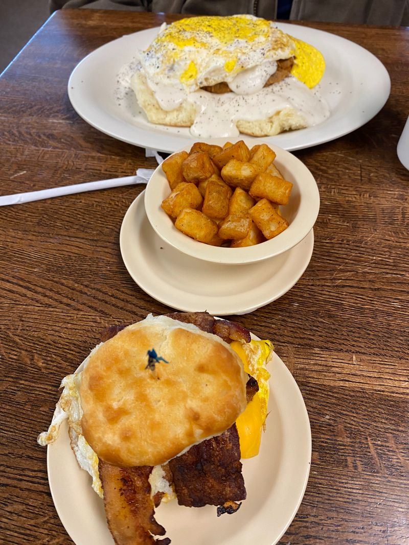 Affordable Plates That Fill You Up