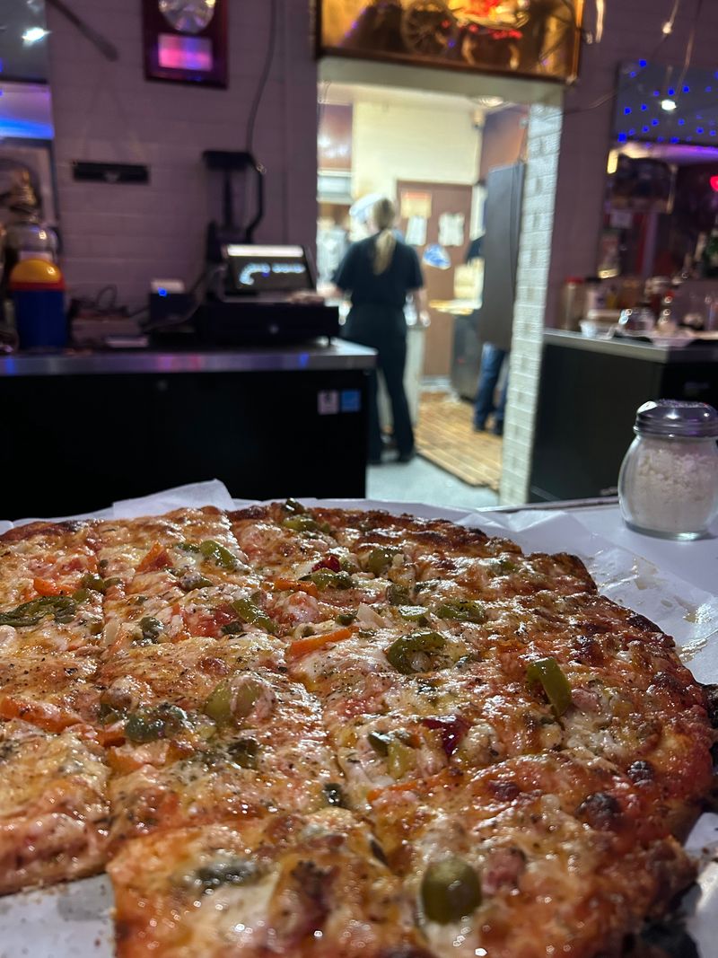 This Chicago Pizza Spot Serves Thin Crust Pizza Locals Say Is The Real Deal 17 Pepperoni That Pops