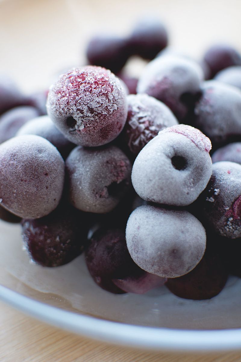 Frozen berries for smoothies