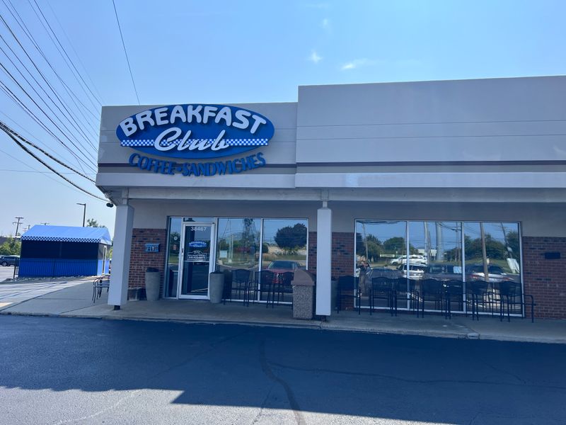 12 Michigan Breakfast Huts Where Coffee Refills Are Still Free 9 Breakfast Club - Farmington, Michigan