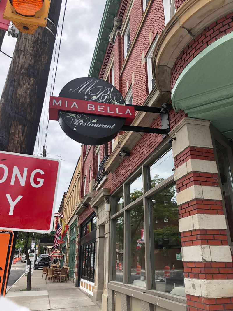 14 Ohio Italian Kitchens Where Saturday Reservations Disappear In Minutes 19 Mia Bella – Cleveland, OH