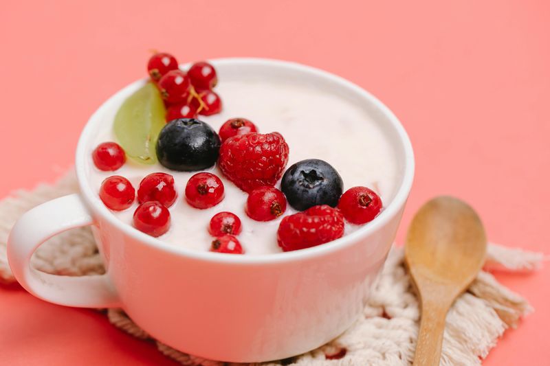 15 “Healthy” Foods That Can Be Total Traps (If You Don’t Read the Label) 3 Yogurt cups