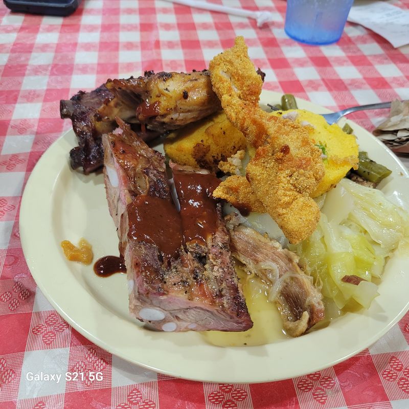 This Mississippi Buffet Serves Southern Comfort Food Locals Say Is Worth Loosening The Belt 14 Cornbread, The Quiet Co-Star