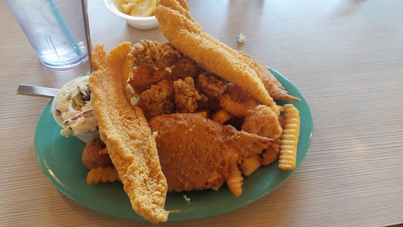 These Alabama Shrimp Baskets Taste Like Gulf Coast Memories 16 Shrimp Basket With Cajun Tartar