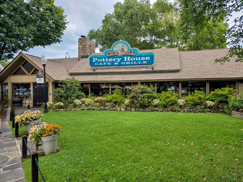The Old Mill Pottery House Café - Pigeon Forge, Tennessee