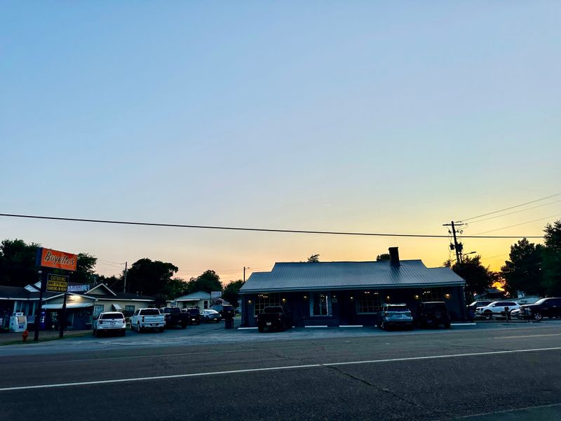11 Tennessee Catfish Houses Serving Golden Fillets Locals Plan Fridays Around 9 Boyette’s Dining Room – Tiptonville, TN