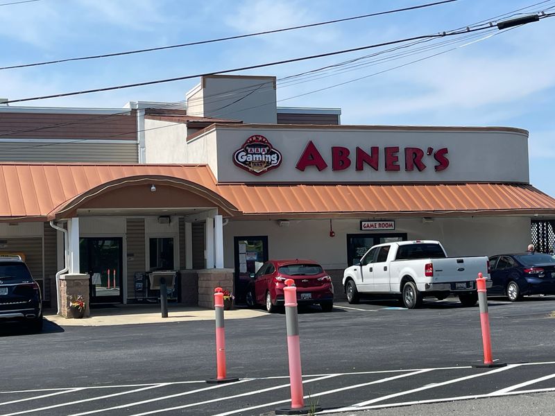 8 Chesapeake Bay Maryland Crab Houses So Packed On Weekends, Locals Go Midweek 12 Abner’s Crab House – Chesapeake Beach, MD