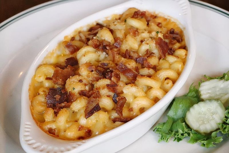 This Wisconsin Capitol-Square Tavern Serves Fried Cheese Curds And Brats That Taste Like Friday Night At A Supper Club 13 Mac And Cheese With Chicken