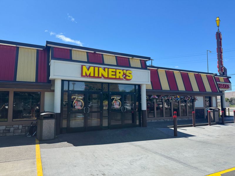Miner's Drive-In Restaurant-Yakima, Washington