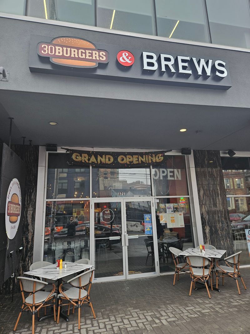 30 Burgers & Brews - New Brunswick, NJ
