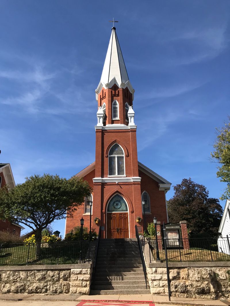 20 Church Basement Suppers Across America Serving Casseroles and Pies the Community Way 19 St. Matthew’s Lutheran Church - Galena, Illinois