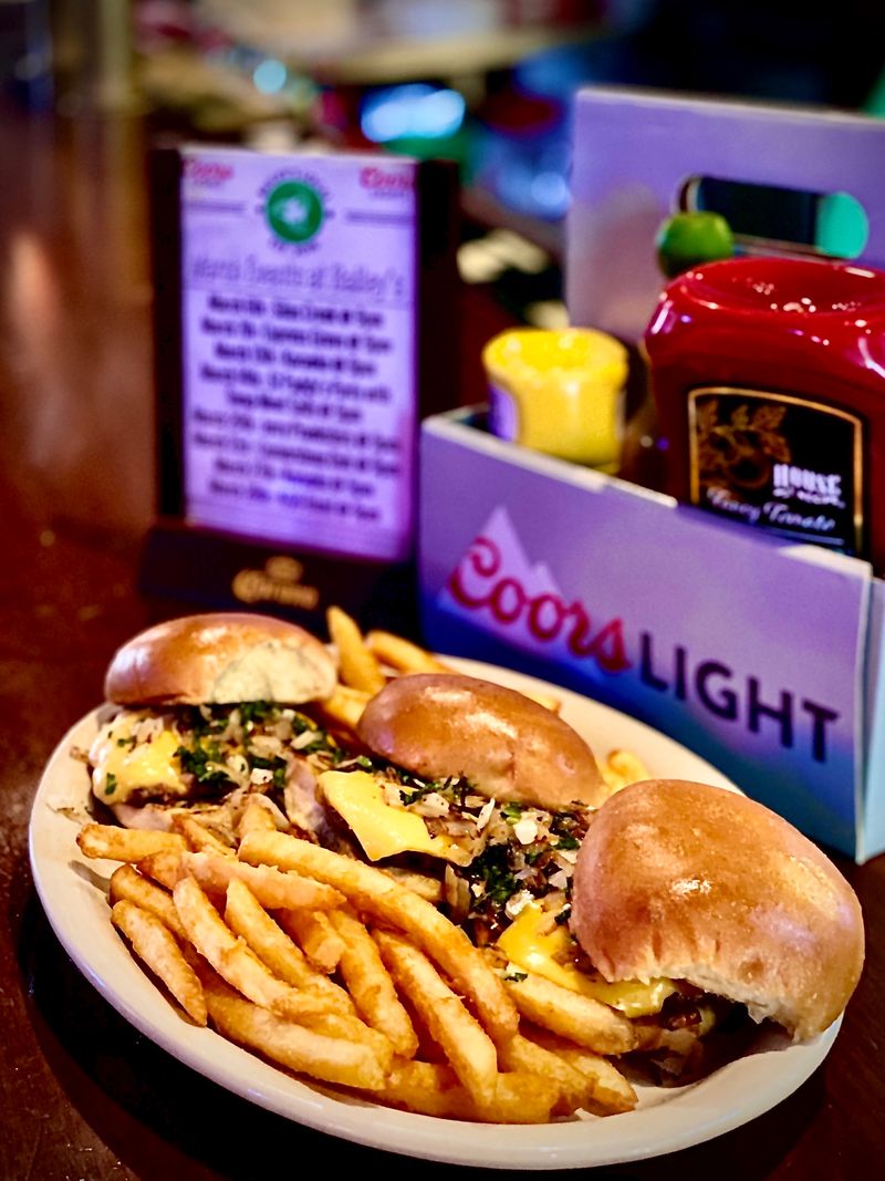 Neighborhood Supper Vibe