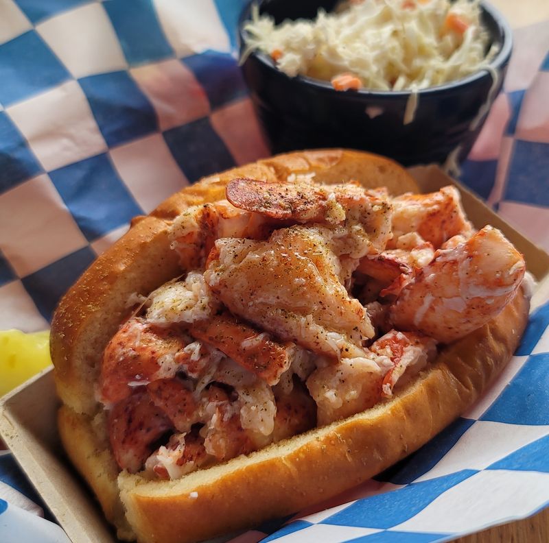 I Drove Across Maine To Taste 12 Lobster Roll Shacks And 4 Were Pure Magic 6 Luke's Lobster Portland Pier – Portland, Maine