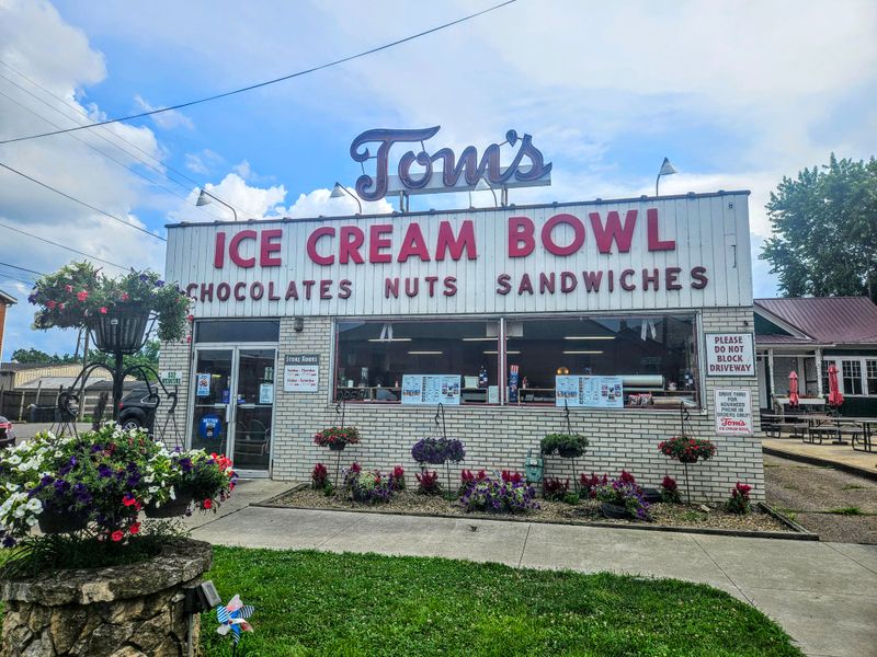 Tom's Ice Cream Bowl - Zanesville, Ohio