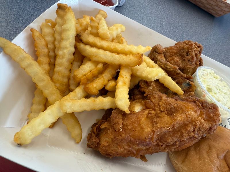 This South Carolina Burger Stand Feels Frozen In Time – And That’s Exactly Why It Works 12 Budget-Friendly Family Orders