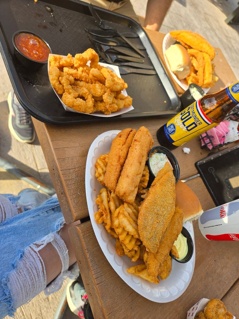 This Ohio Lakeside Shack Serves Walleye Sandwiches That Feel Like Pure Midwest Summer 20 Takeout For Lakeside Picnics