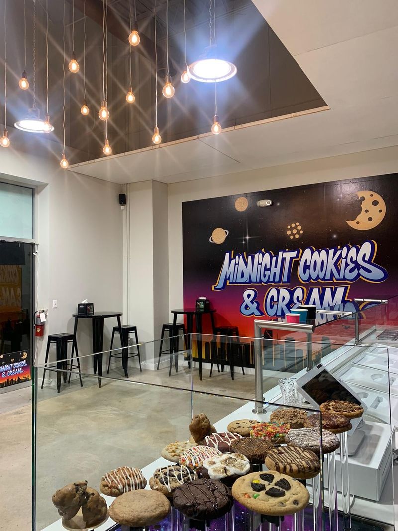 Midnight Cookies & Cream Westchester - Miami, Florida