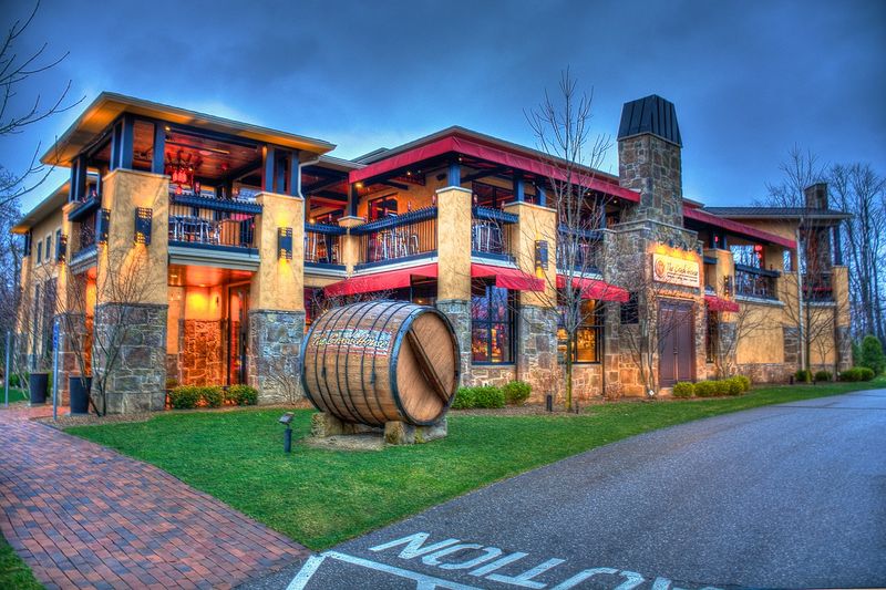 14 Ohio Italian Kitchens Where Saturday Reservations Disappear In Minutes 18 Gervasi Vineyard Crush House – Canton, OH