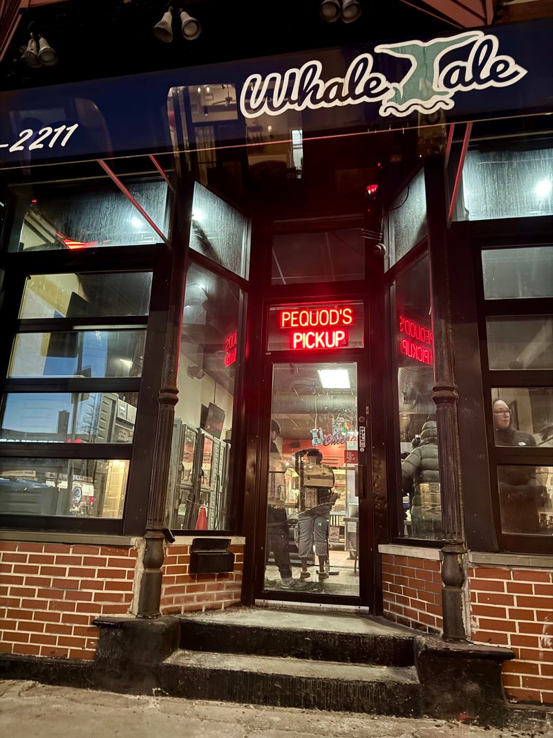 22 Late-Night Pizza Windows Across America Where Slices Disappear Faster Than They Hit the Counter 8 Pequod's Pizza - Chicago, Illinois