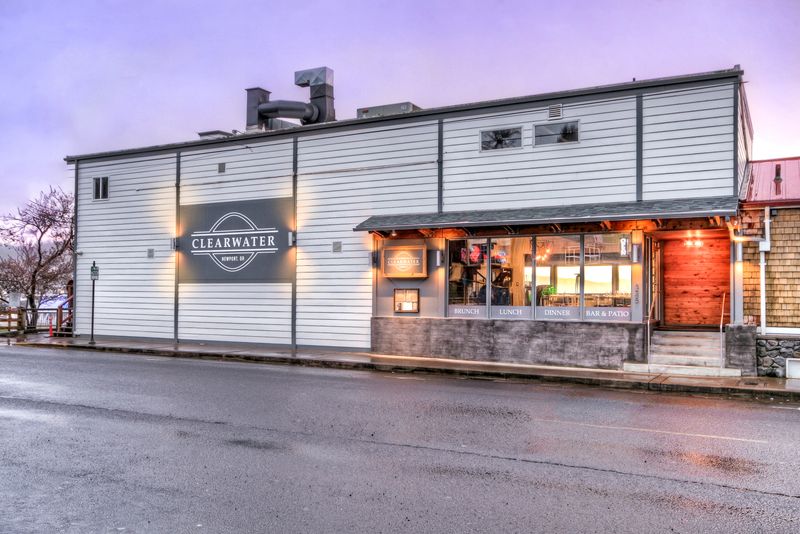 8 Oregon Riverfront Restaurants Serving Dishes Perfect For Winter Evenings 12 Clearwater Restaurant - Newport, Oregon