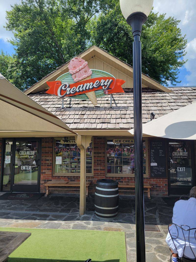 Old Mill Creamery - Pigeon Forge, Tennessee