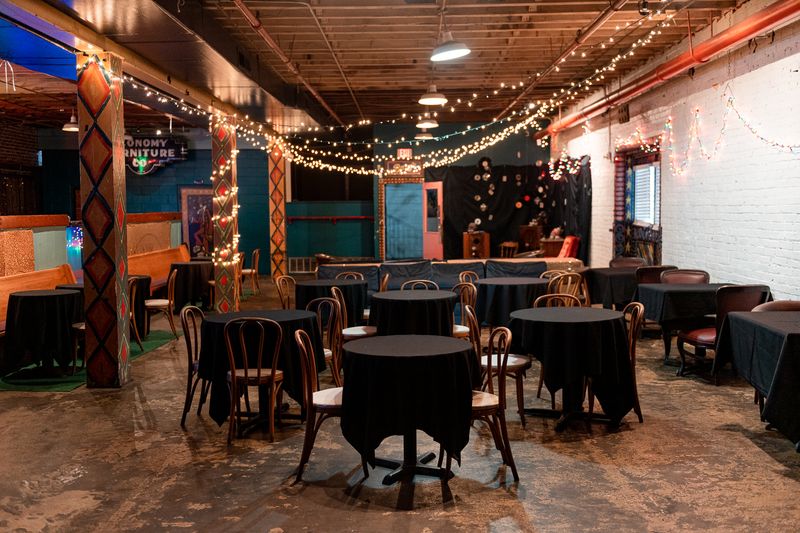 10 Mississippi Fried Chicken Houses Where The Crunch Says Everything 14 Hal & Mal’s – Jackson, MS