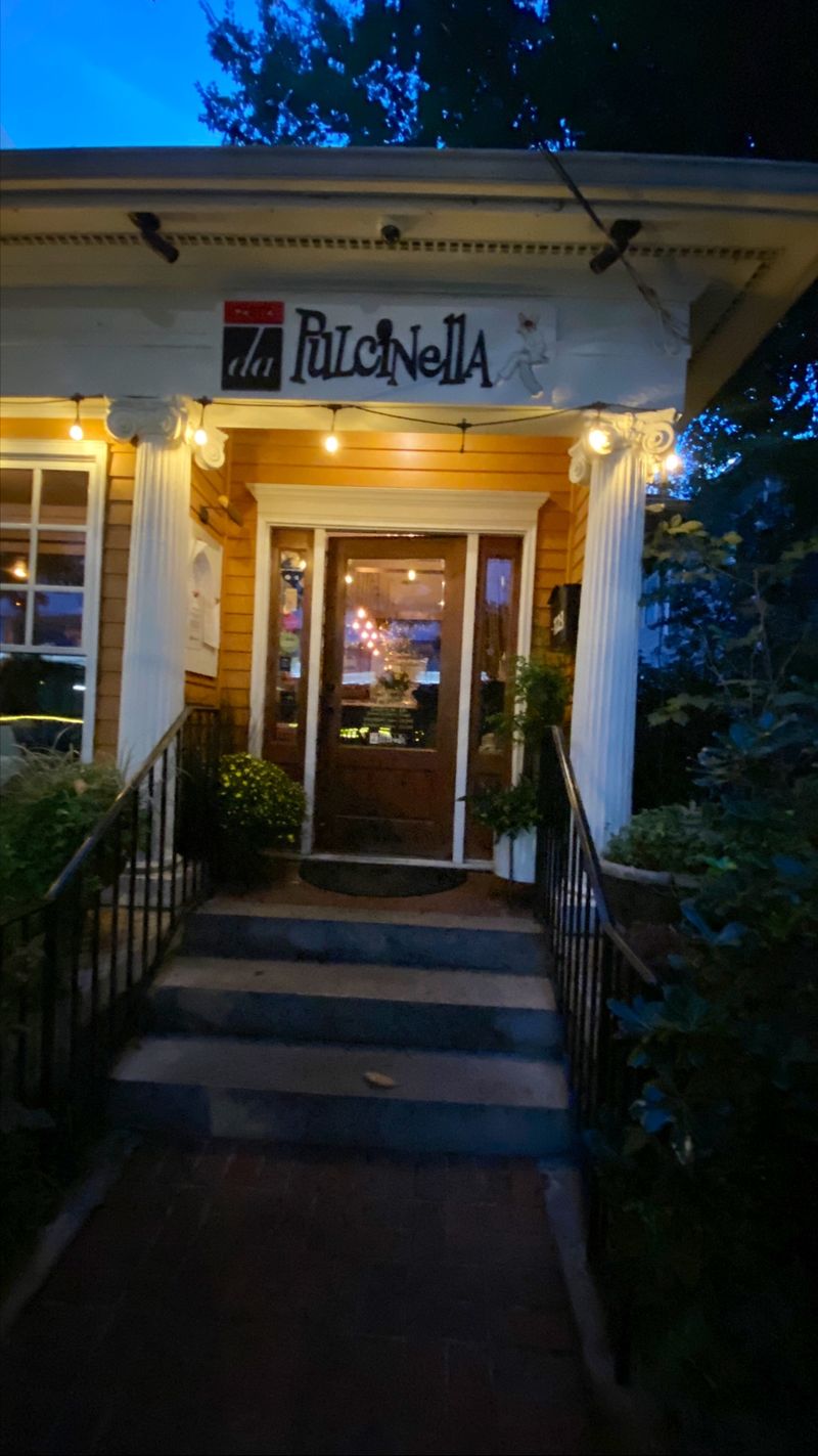 11 Georgia Italian Kitchens Where The Garlic Bread Alone Has A Reputation 8 Pasta da Pulcinella - Atlanta, Georgia