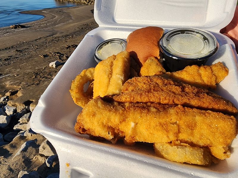 This Ohio Lakeside Shack Serves Walleye Sandwiches That Feel Like Pure Midwest Summer 8 Shore Dinner Combo