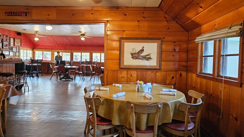 Inside The Classic Supper Club