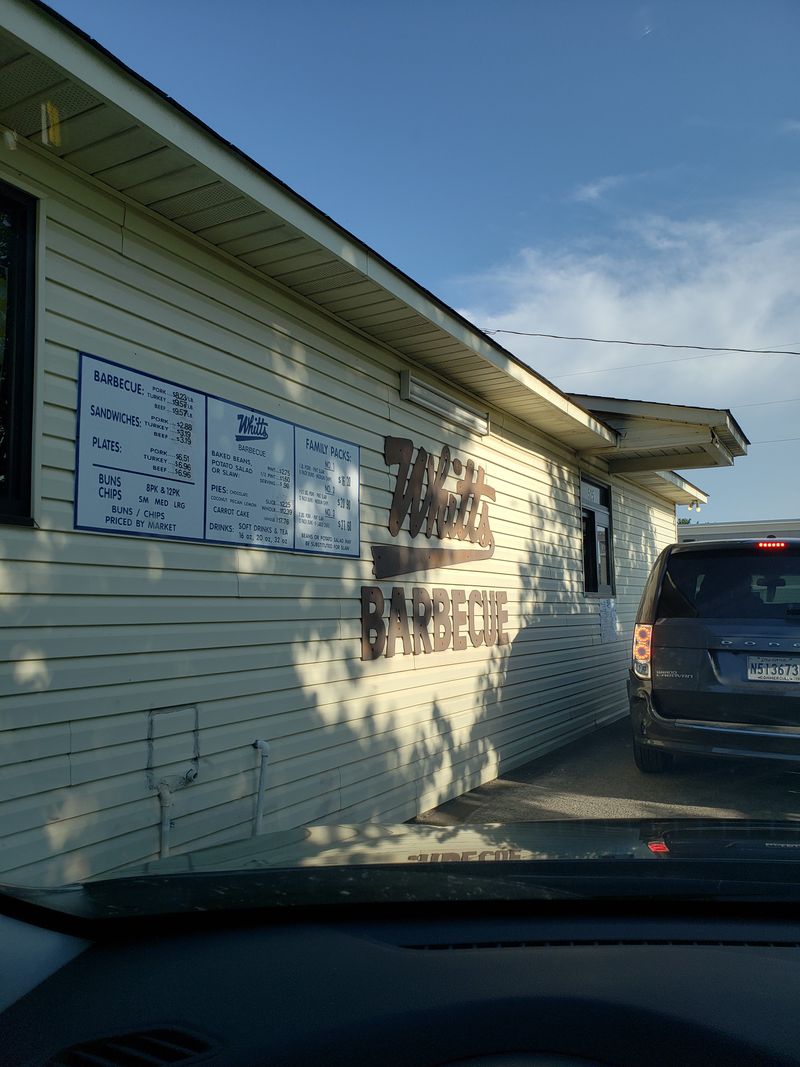 13 Alabama BBQ Buffets Where Smoky Ribs And Banana Pudding Share The Spotlight 10 Whitt's Barbecue - Athens, Alabama