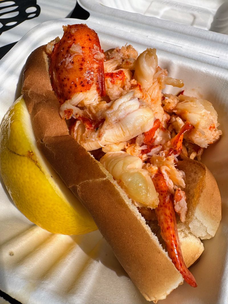 Stowe's Seafood - West Haven, Connecticut