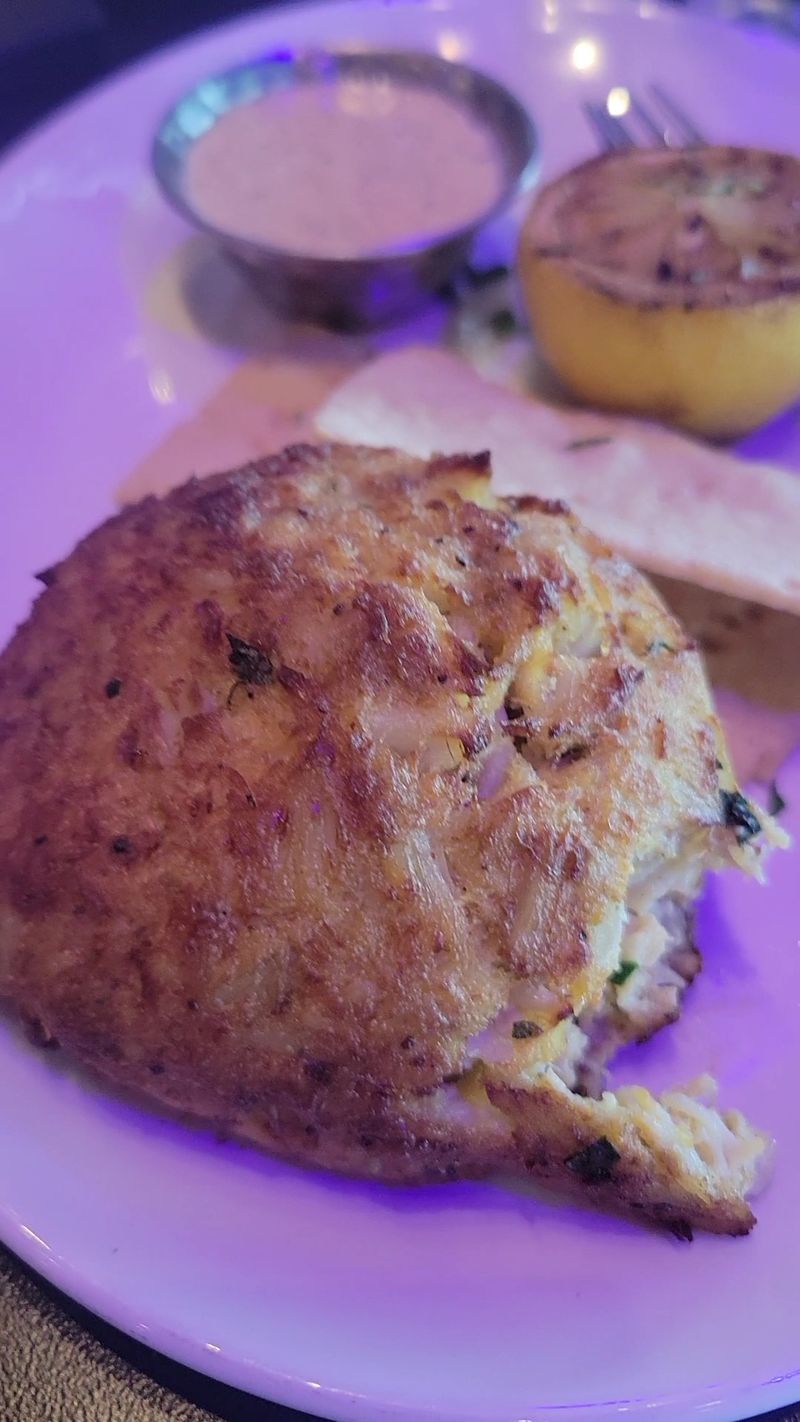 This Maryland Seafood House Serves Crab Cakes So Famous the Weekend Crowds Start Forming Before Lunch 20 Insider Tips For The Line