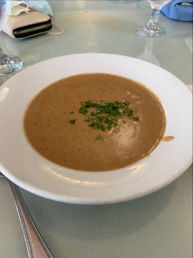 This Ohio Riverfront Bistro Serves Lobster Mac ’N’ Cheese Locals Say Is Worth The Drive To The Riverfront 10 Clam Chowder Comfort