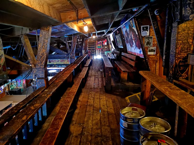 Service With Mountain Personality