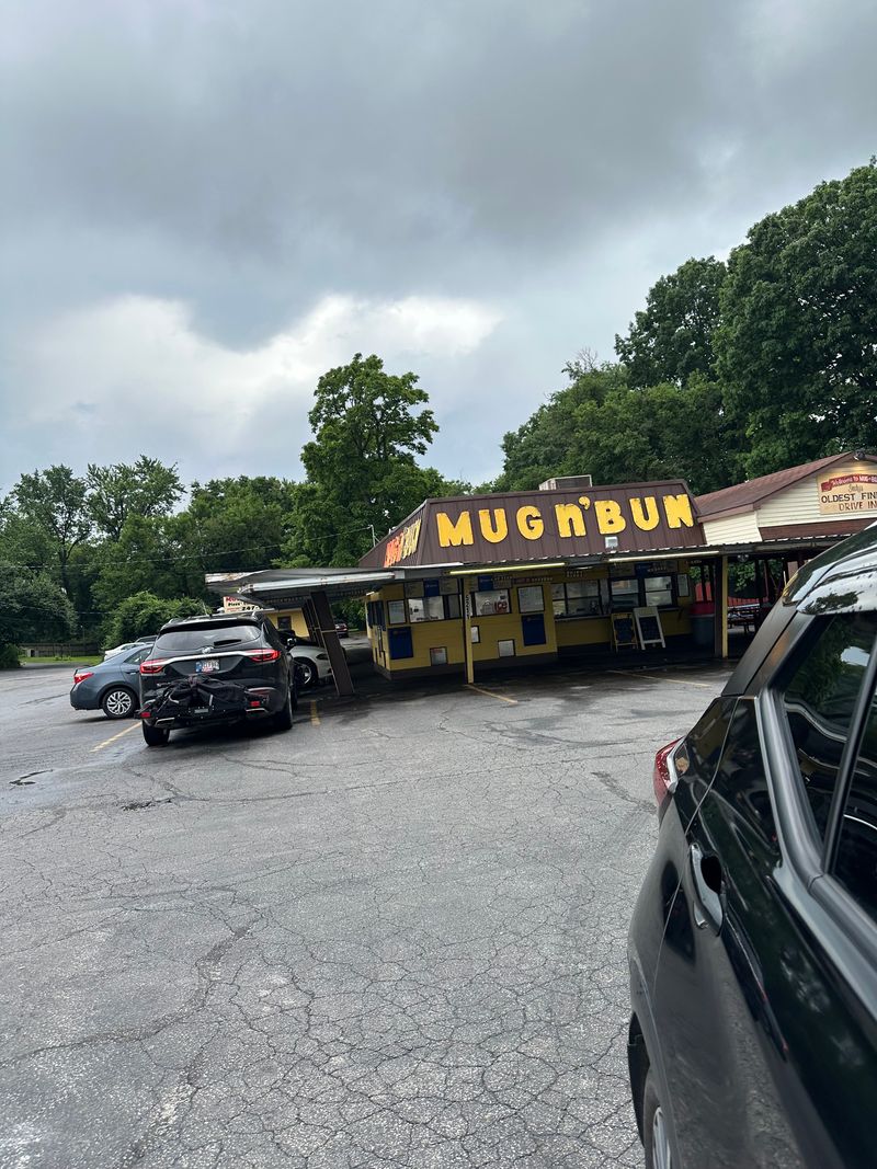 Mug-n-Bun - Speedway, Indiana
