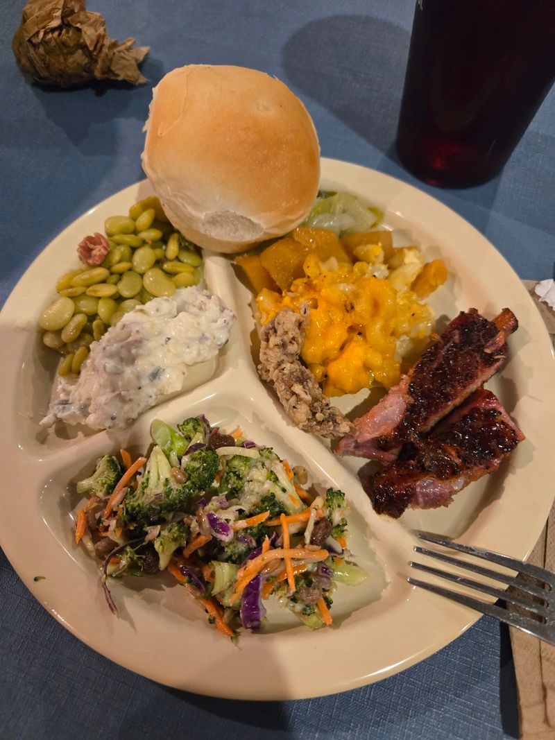 This Mississippi Buffet Serves Southern Comfort Food Locals Say Is Worth Loosening The Belt 18 Sweet Tea Diplomacy