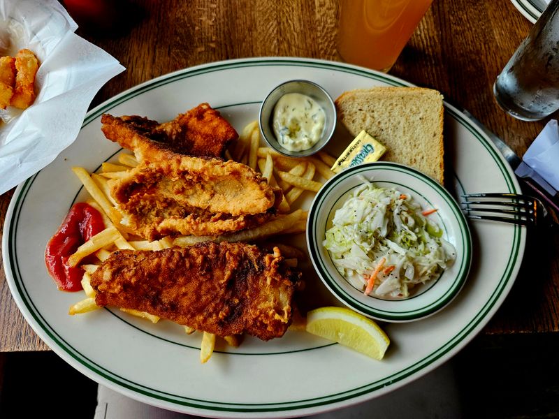 This Wisconsin Capitol-Square Tavern Serves Fried Cheese Curds And Brats That Taste Like Friday Night At A Supper Club 14 Schnitzel Supper