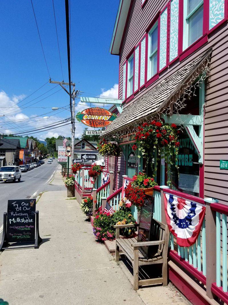 12 New York Small-Town Diners Where Every Booth Has a Story 9 Catskill Mountain Country Store & Restaurant-Windham - Windham, New York