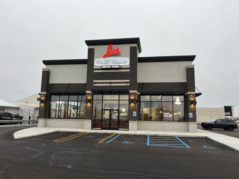 12 Michigan Coney Islands Where Chili Dogs Never Go Out Of Style 17 Leo’s Coney Island – Saginaw, MI